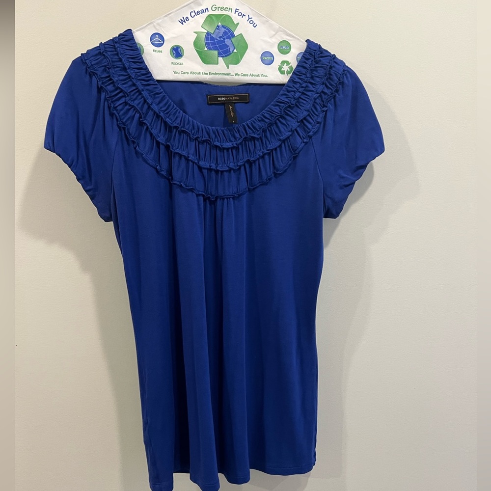 BCBG MaxAzria blue short sleeve shirt, size small, great condition